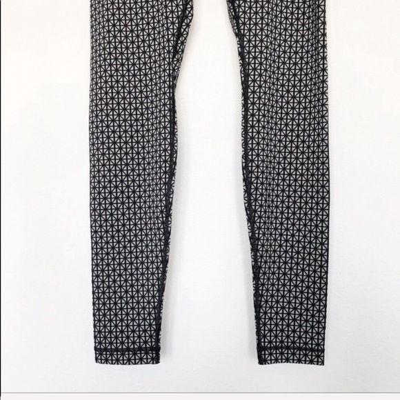 Lululemon wunderunder trigeo silver spoon black 6 - Picture 7 of 10
